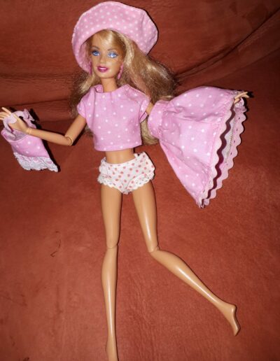 Vêtements pour poupée Barbie
